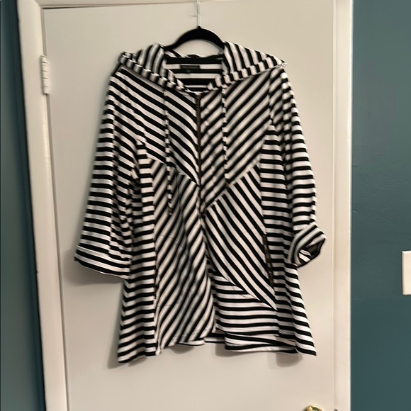 For Cynthia Black and White Striped Stylish Gym Hoodie - Picture 8 of 9